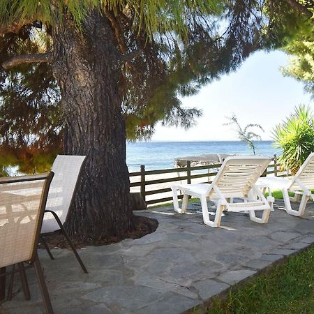 Barlee Beach Front House, Metamorfosi Екстериор снимка